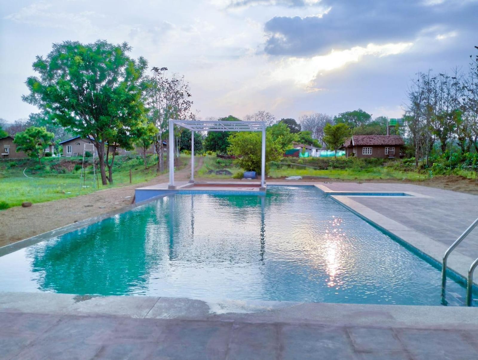Wow Stayz2 Pachmarhi Foothill Cottages Exterior foto