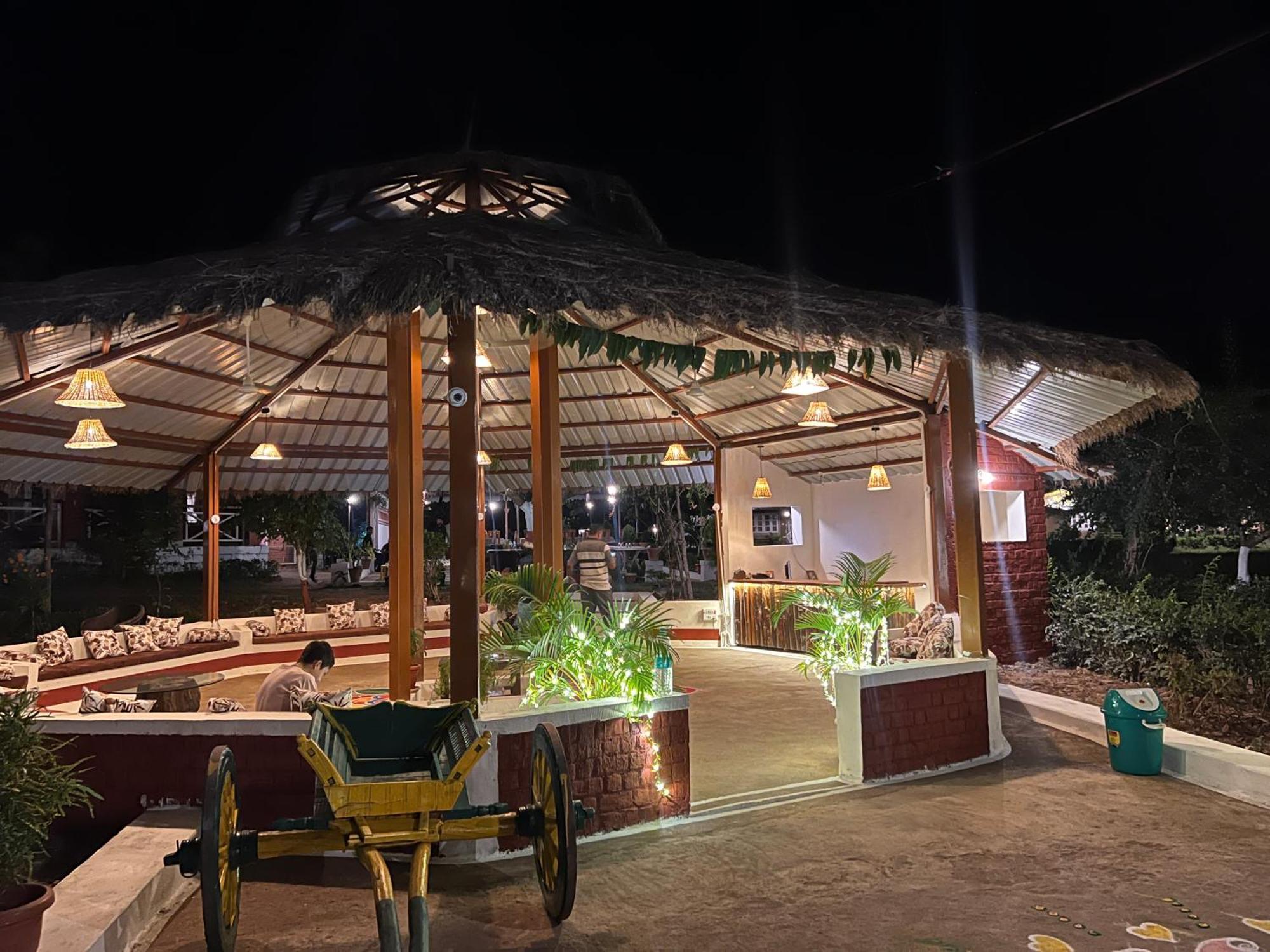 Wow Stayz2 Pachmarhi Foothill Cottages Exterior foto